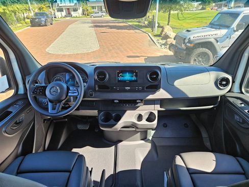 New 2024 Mercedes-Benz Sprinter 2500 image 15