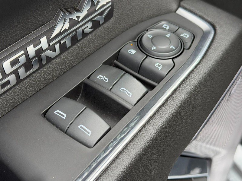 Used 2023 Chevrolet Silverado 1500 High Country w/ High Country Premium Package AWD/4WD image 17