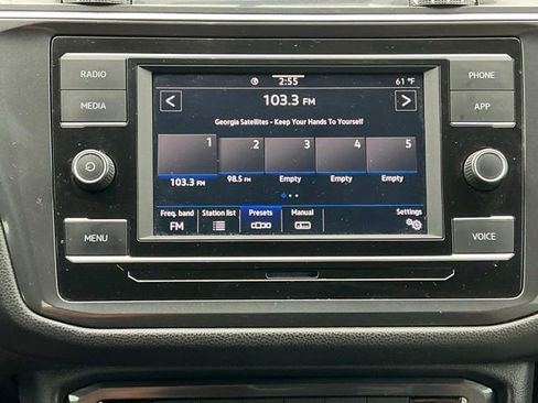 Used 2022 Volkswagen Tiguan S FWD image 19