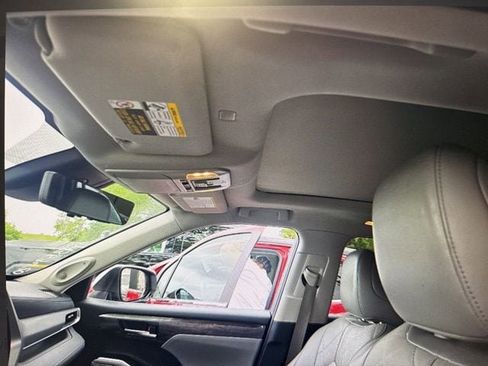 Used 2021 Toyota Highlander Platinum image 9