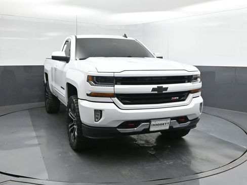 Used 2017 Chevrolet Silverado 1500 LT w/ LT Convenience Package AWD/4WD image 14