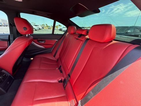 Used 2018 BMW 330i Sedan RWD image 11