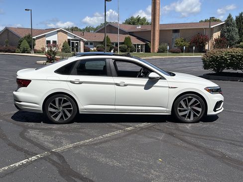 Used 2019 Volkswagen Jetta GLI Autobahn FWD image 4