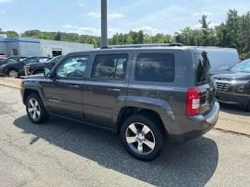 Used 2016 Jeep Patriot High Altitude AWD/4WD image 10