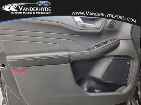 Used 2023 Ford Escape Active w/ Tech Pack #2 image 17