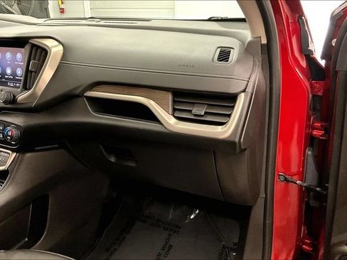 Used 2024 GMC Terrain Denali w/ Denali Premium Package AWD/4WD image 19