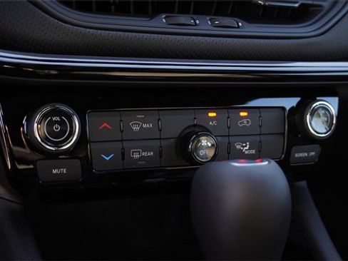 New 2026 Jeep Compass Latitude image 25