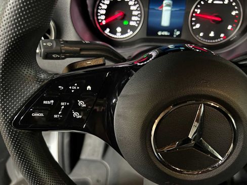 Used 2025 Mercedes-Benz Sprinter 2500 image 21