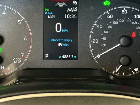 Used 2023 Toyota Corolla SE w/ SE Package image 26