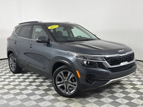 Used 2023 Kia Seltos S image 2