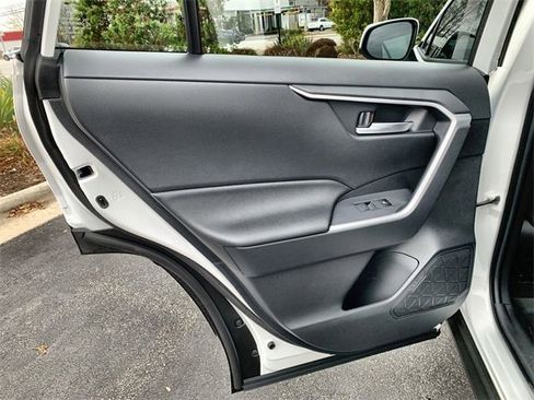 New 2025 Toyota RAV4 SE image 15