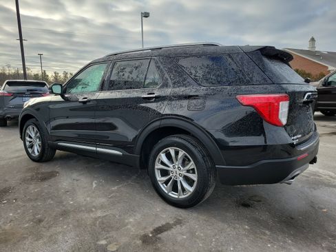 Used 2023 Ford Explorer Limited w/ Limited Technology Package image 3