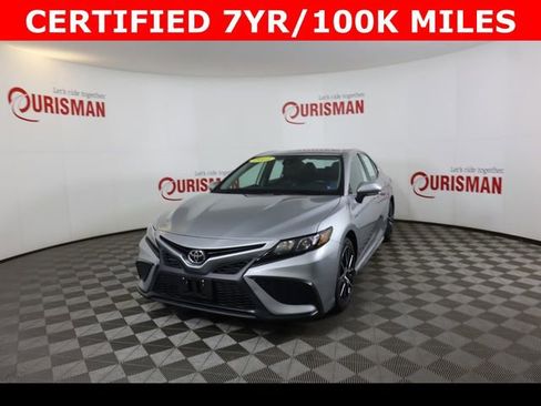 Used 2023 Toyota Camry SE image 2