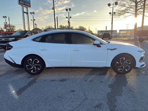 Used 2025 Hyundai Sonata SEL FWD image 8