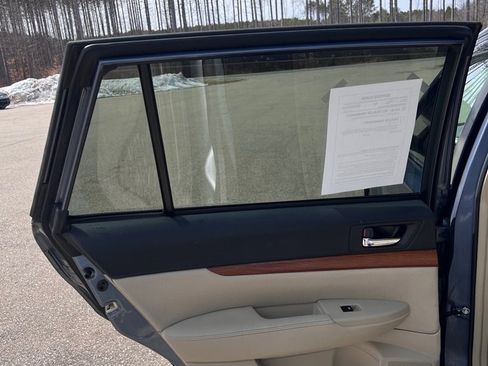 Used 2013 Subaru Outback 2.5i Limited w/ Moonroof Pkg image 16