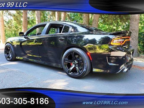 Used 2017 Dodge Charger SRT RWD image 11