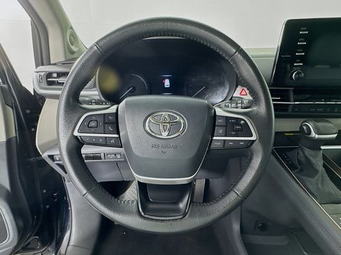 Certified 2024 Toyota Sienna XLE w/ XLE Plus Package FWD image 11