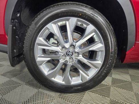 Used 2024 Toyota Highlander Limited image 11