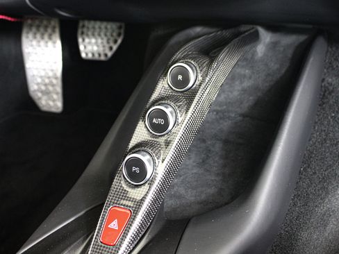 Used 2020 Ferrari 812 Superfast RWD image 45