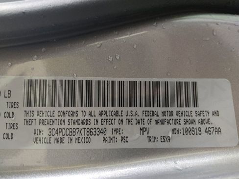 Used 2019 Dodge Journey SE FWD image 33