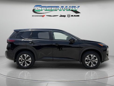 Used 2023 Nissan Rogue SV FWD image 5