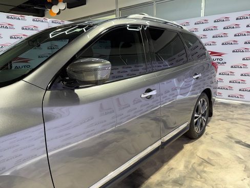 Used 2020 Nissan Pathfinder Platinum image 4