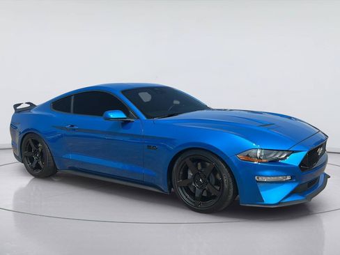 Used 2021 Ford Mustang GT RWD image 3