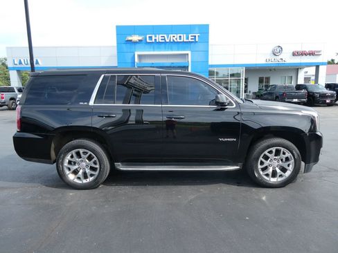 Used 2017 GMC Yukon SLE w/ SLE Value Package AWD/4WD image 4