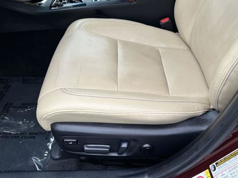Used 2016 Toyota Avalon Limited FWD image 30