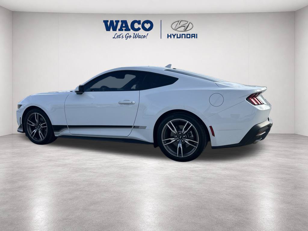 Used 2025 Ford Mustang Coupe RWD image 10