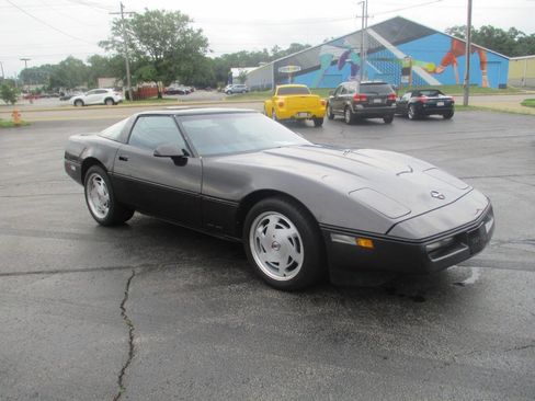 Used 1988 Chevrolet Corvette Coupe RWD image 9