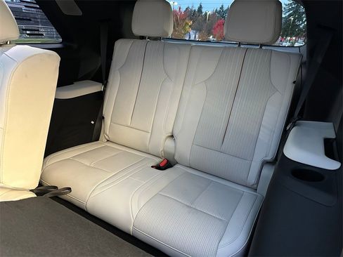 New 2026 Cadillac Vistiq Sport image 17