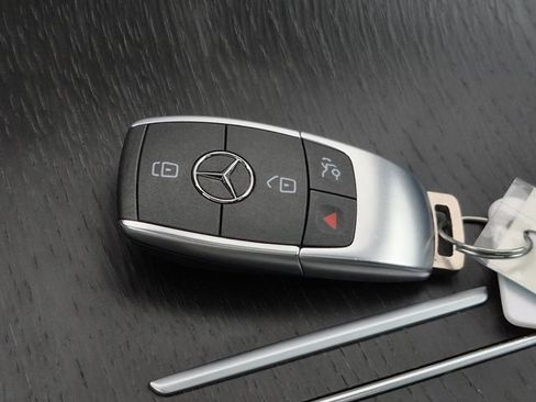 Certified 2022 Mercedes-Benz GLC 300 4MATIC image 36
