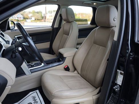 Used 2018 Land Rover Discovery Sport HSE image 17