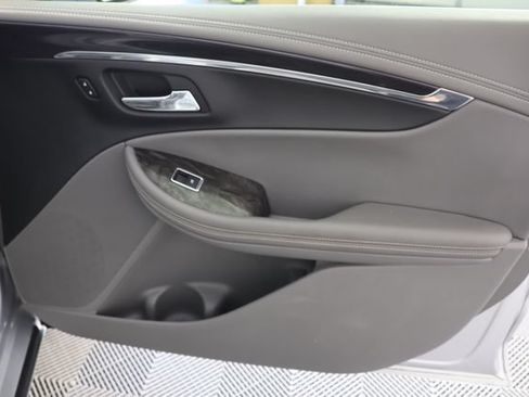 Used 2015 Chevrolet Impala LTZ FWD image 27