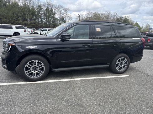 Used 2025 Ford Expedition Active image 32