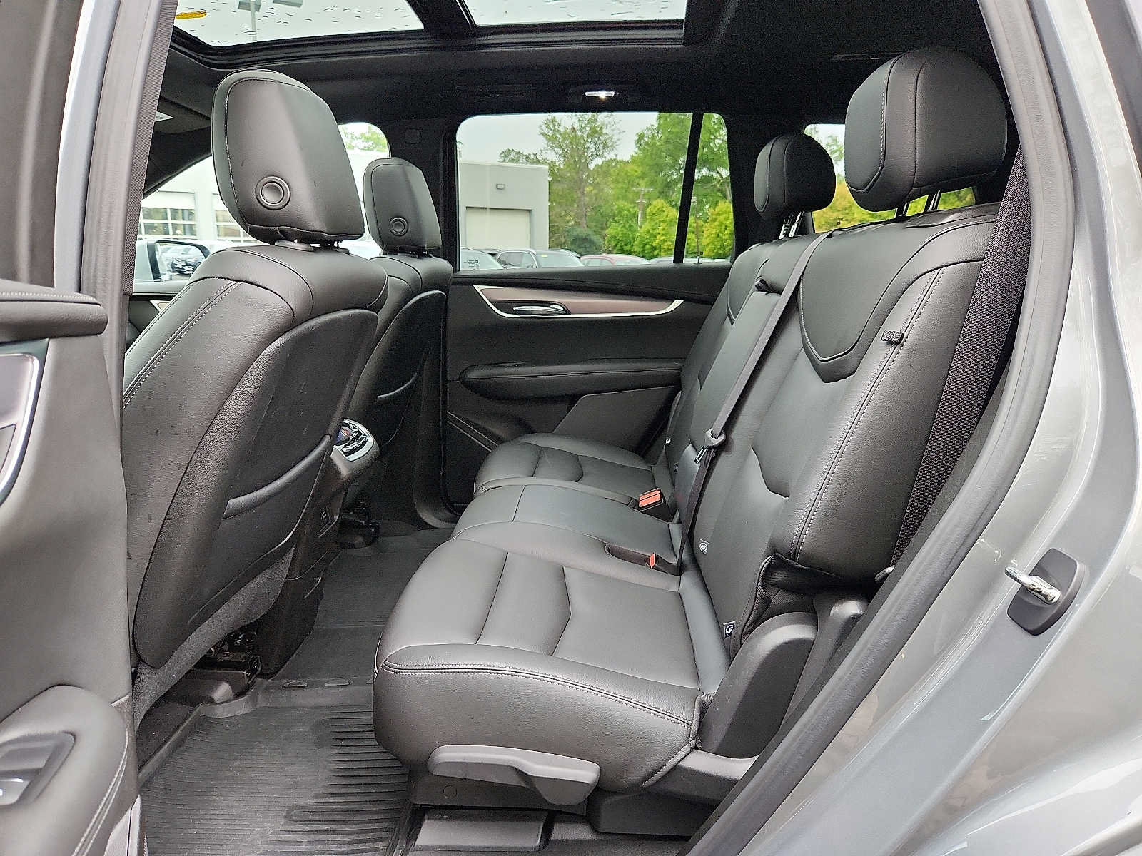 Used 2024 Cadillac XT6 Luxury w/ LPO, Floor Liner Package AWD/4WD image 10
