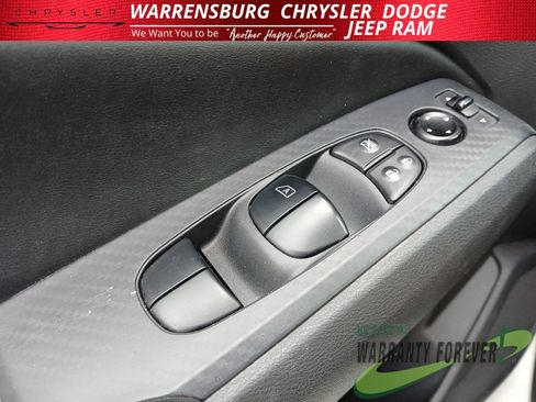Used 2025 Nissan Altima 2.5 SV FWD image 31