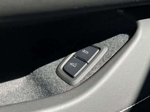 Used 2024 Chevrolet Corvette Stingray w/ Z51 Performance Package image 30