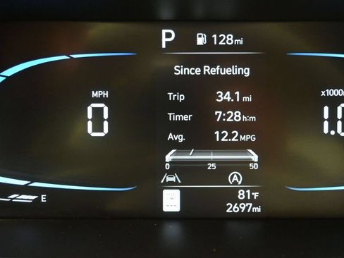 Certified 2025 Hyundai Elantra SE w/ Cargo Package FWD image 16