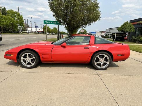 Used 1994 Chevrolet Corvette Coupe image 8