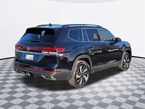 Used 2025 Volkswagen Atlas SE image 6