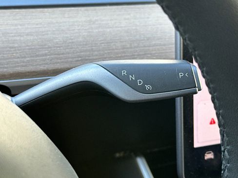 Used 2021 Tesla Model Y Long Range image 22