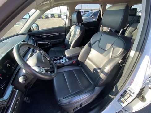 Used 2025 Kia Telluride S AWD/4WD image 23