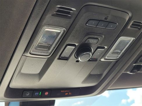 Used 2021 Chevrolet Tahoe Z71 w/ Z71 Off-Road Package image 17