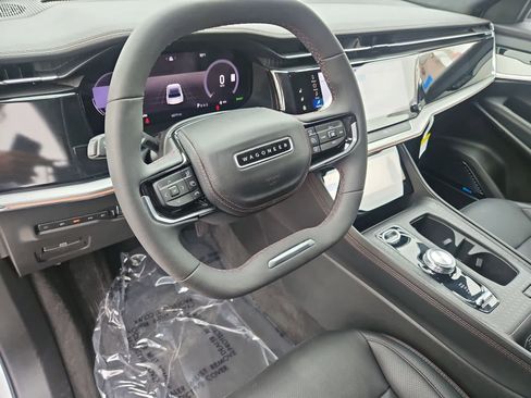 Used 2024 Jeep Wagoneer Launch Edition image 10