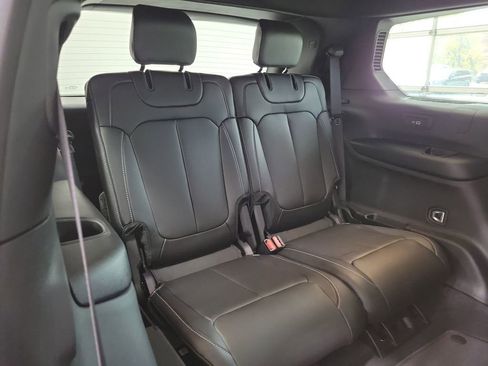New 2025 Jeep Grand Cherokee L Limited w/ Black Appearance Package AWD/4WD image 9