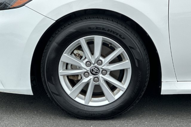 Used 2025 Toyota Camry LE FWD image 28