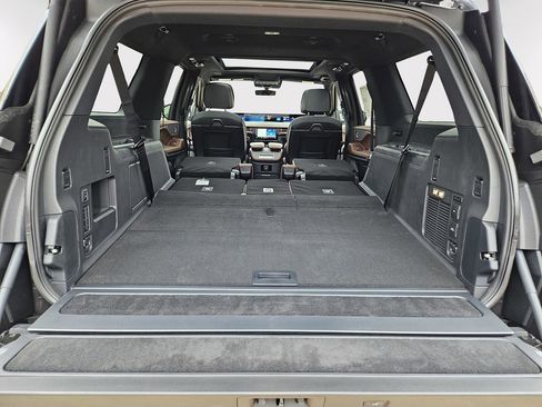 New 2025 Lincoln Navigator L Reserve image 34