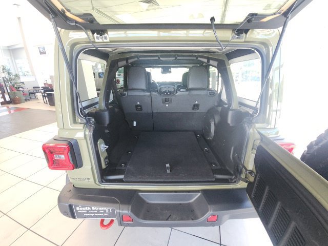 Certified 2026 Jeep Wrangler Unlimited Rubicon AWD/4WD image 52